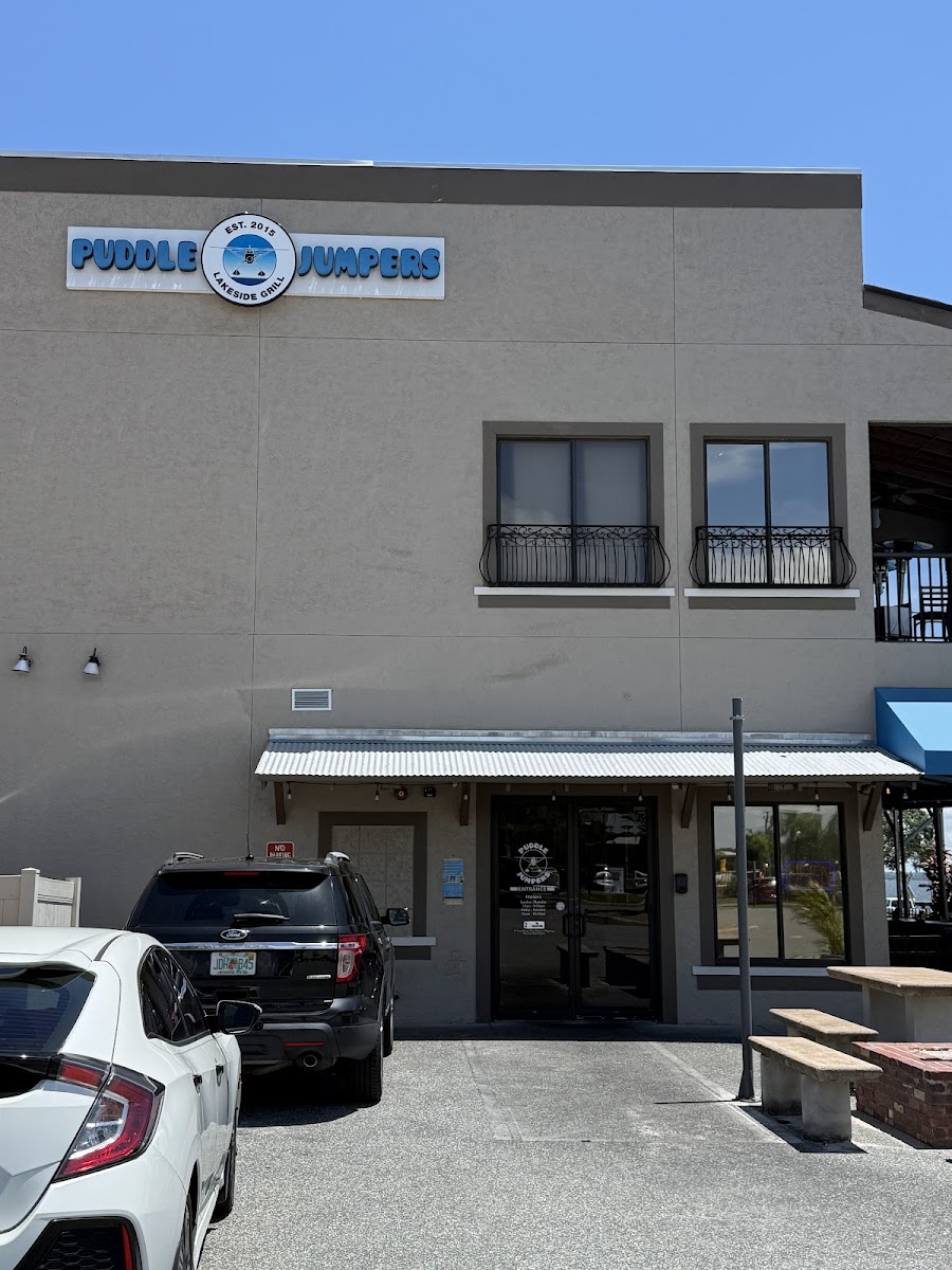 Puddle Jumpers Lakeside Grill & Bar-3